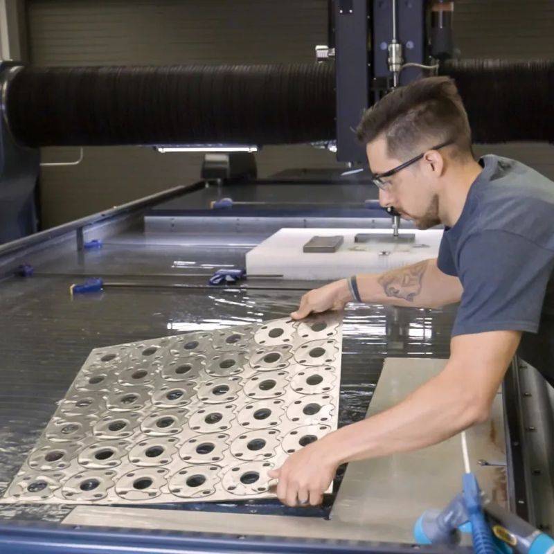 Tarif machine pour découpage jet d'eau Bordeaux 33 en Gironde 