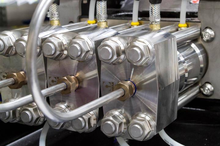 Vente et installation de machines découpe jet d'eau pour professionnel à Marseille 13 dans les Bouches-du-Rhône