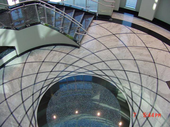 Fabricant machine de découpe 3D avec haute précision à Lyon 69 Rhône-Alpes