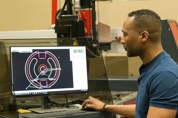 Acheter machine de découpe 3D avec trajectoire à Bordeaux 33 en Gironde 