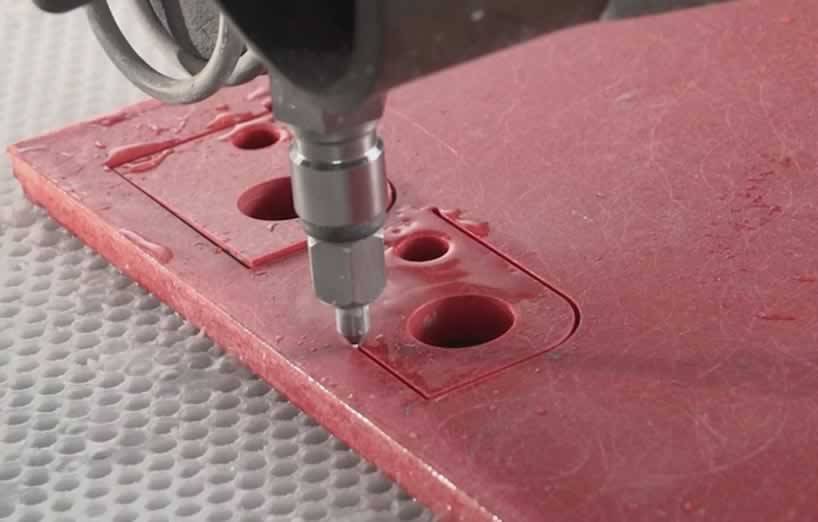 Vente de machine de découpe waterjet Marseille 13 dans les Bouches-du-Rhône