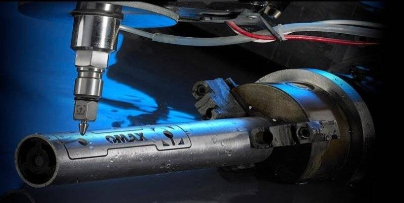 Découpe jet d'eau de tubes par OMAX