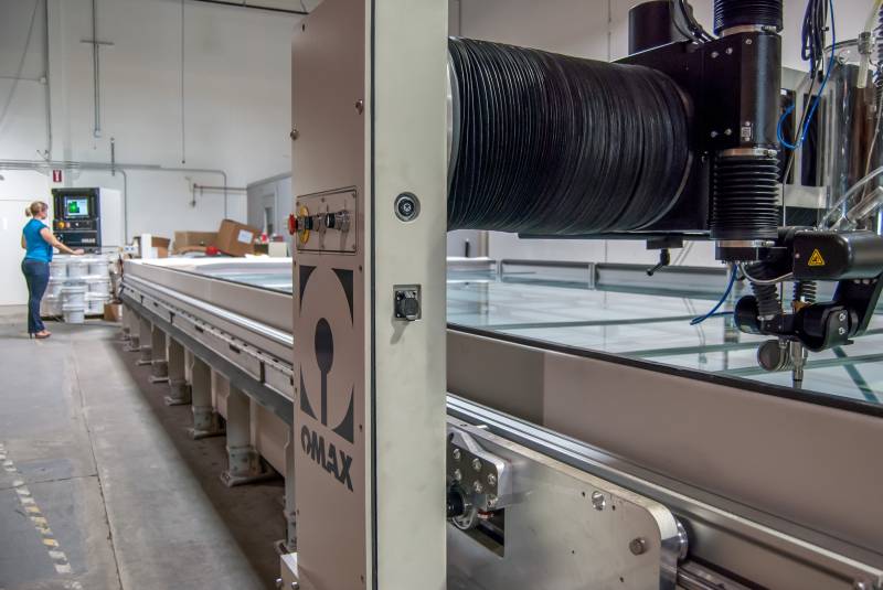 Machines de découpe jet d’eau grand format : une solution industrielle pour les grandes dimensions