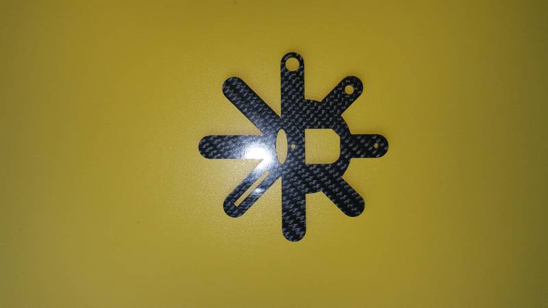 Matériels composites découpés par un jet d'eau OMAX 2652