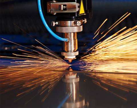 Découpe au jet d'eau OMAX et table laser : un couple parfait