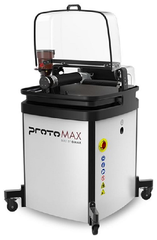 Découpe jet d'eau compacte OMAX ProtoMAX exposée au salon Micronora 2024