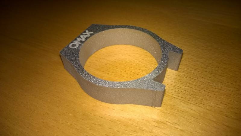 Découpe boitier montre en titane OMAX 2652