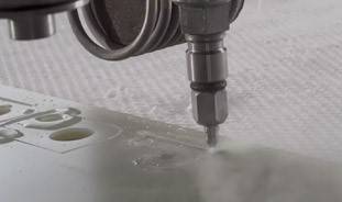 Découpe de composites avec les jet d'eau abrasif OMAX Nantes 