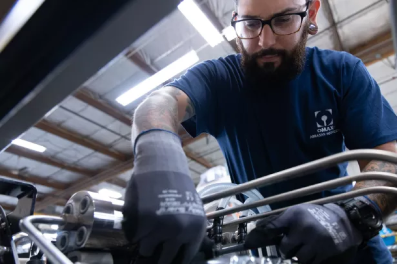 Coût de fonctionnement machine découpe jet d’eau : analyse technique et leviers d’optimisation