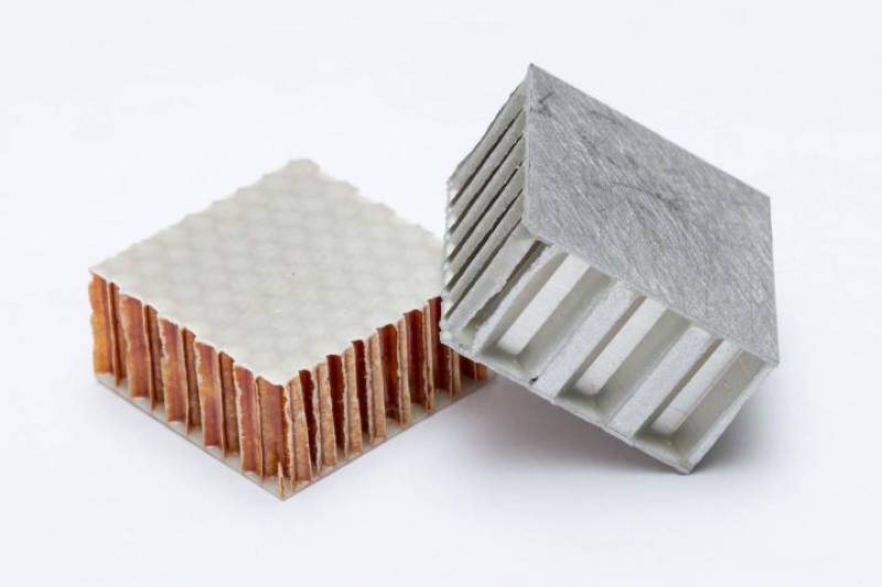 Utiliser un support martyr pour la découpe par jet d'eau abrasif