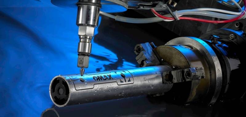 Découpe tube jet d'eau tête 5 axes OMAX A-JET